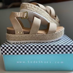 Taupe platform sandals, Size 8!